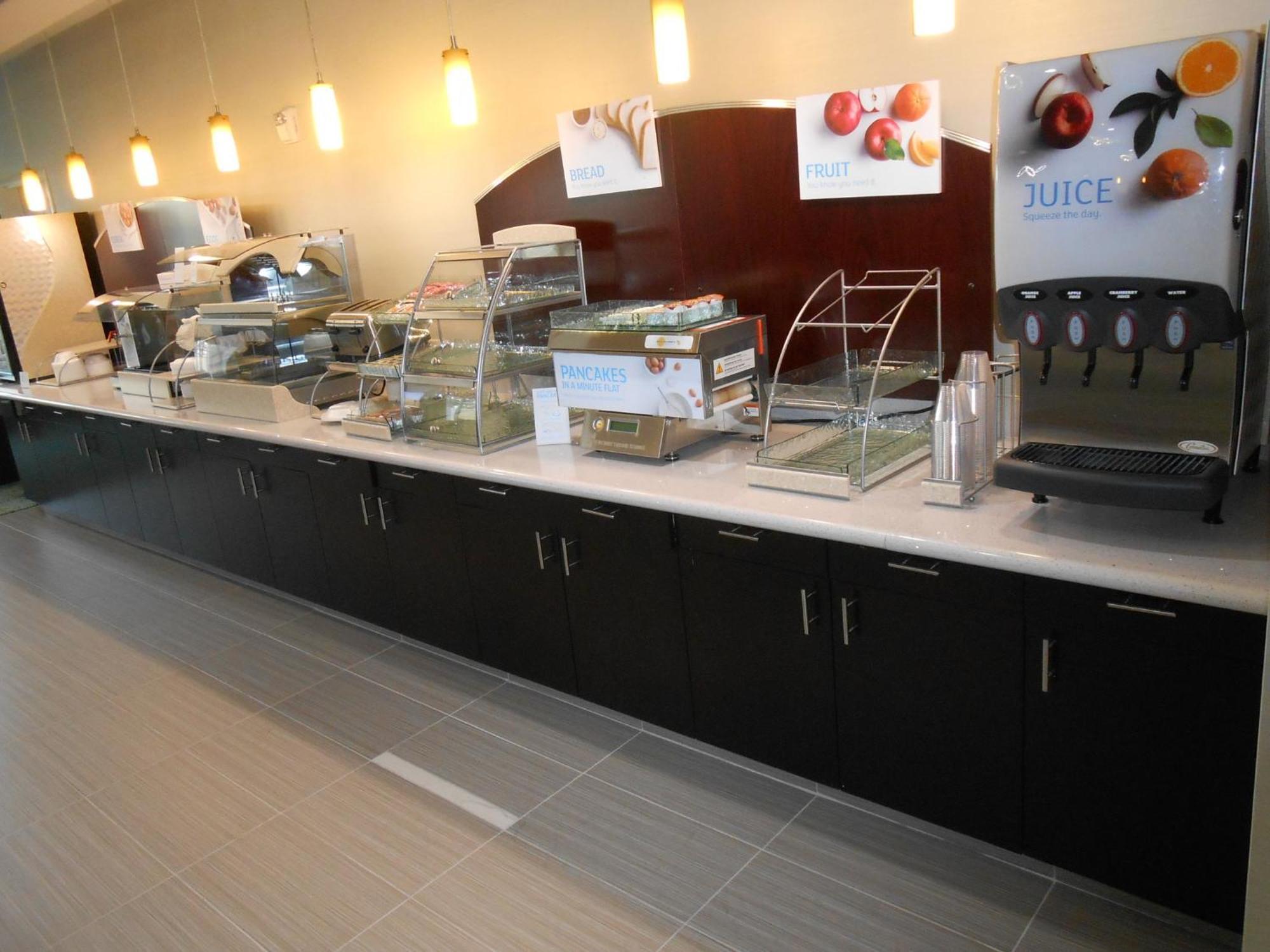 Holiday Inn Express & Suites Houston Northwest-Brookhollow By Ihg Exterior foto