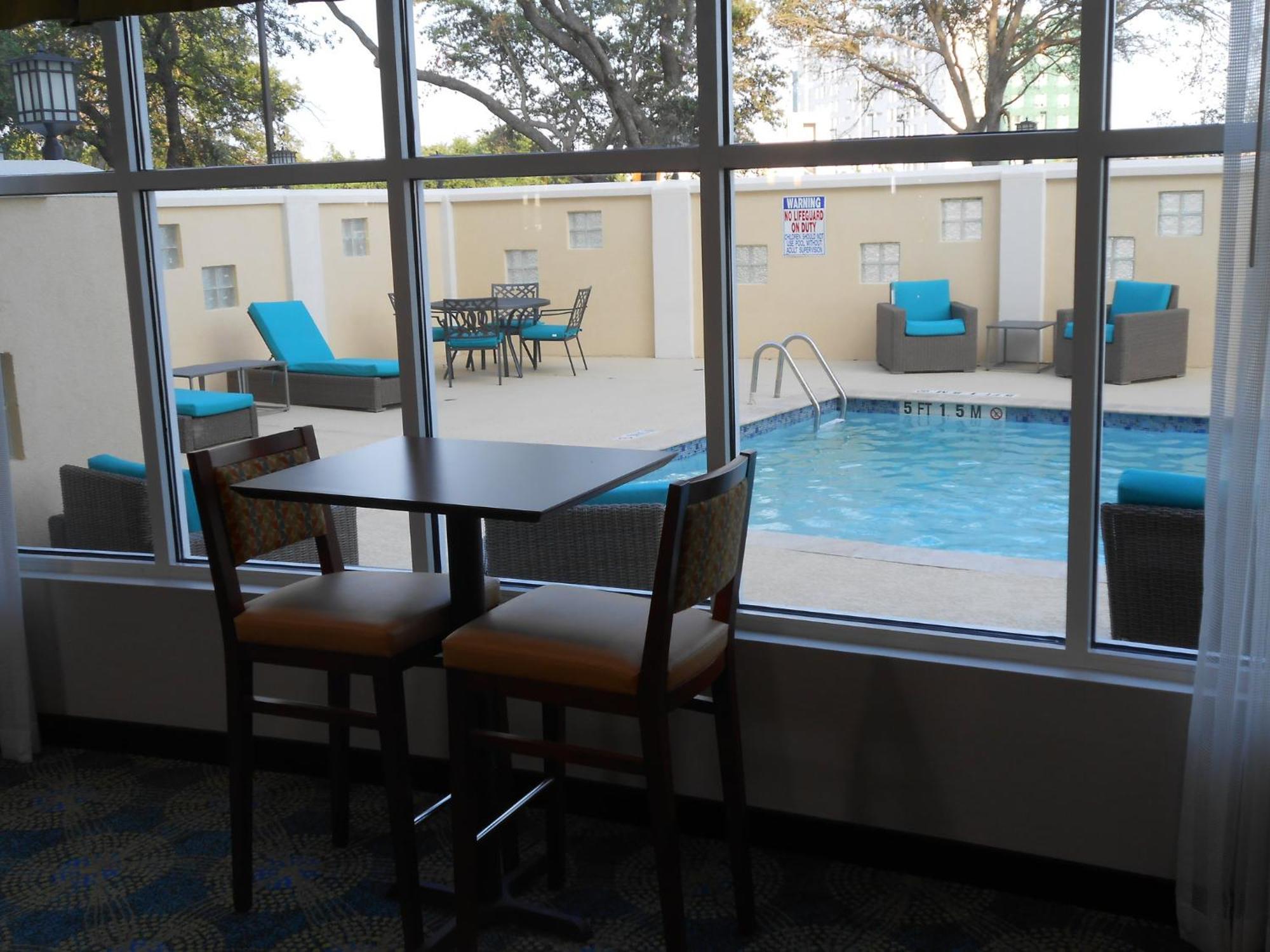 Holiday Inn Express & Suites Houston Northwest-Brookhollow By Ihg Exterior foto